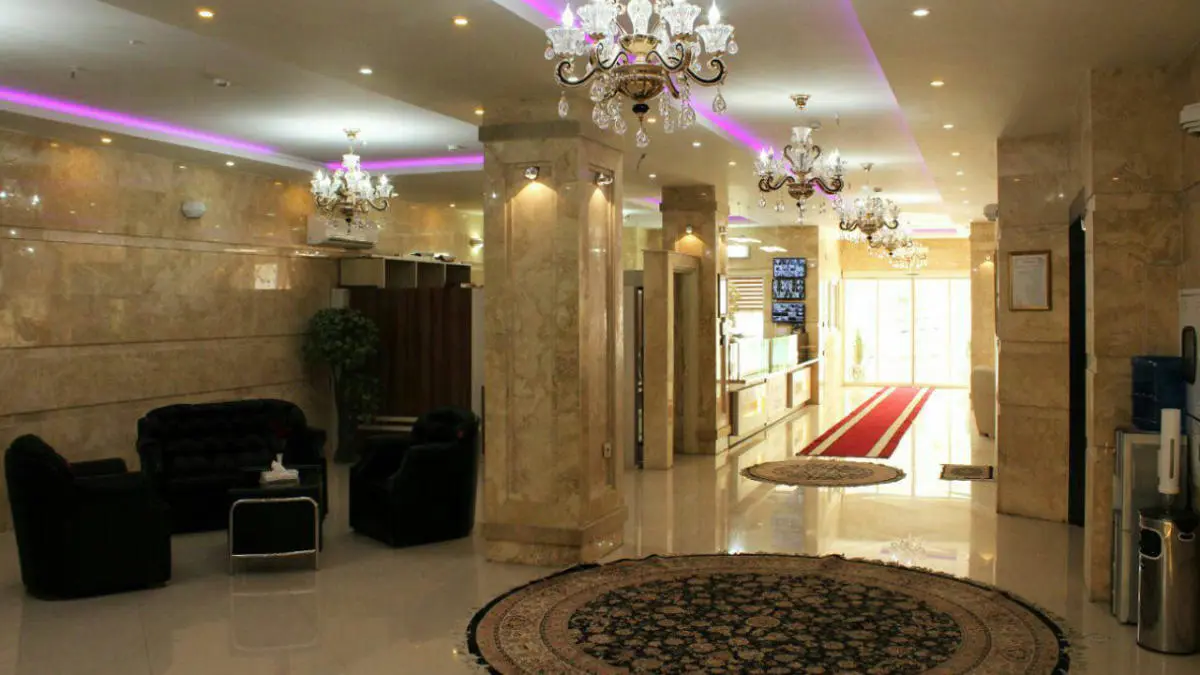 نمای بیرونی هتل