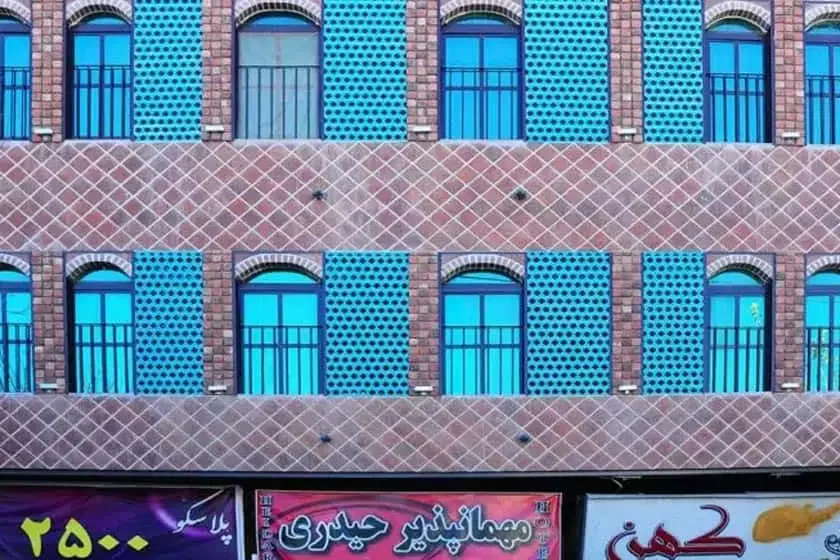 تور شیراز مهمانپذیر حیدری - نمای بیرونی و ورودی مجموعه