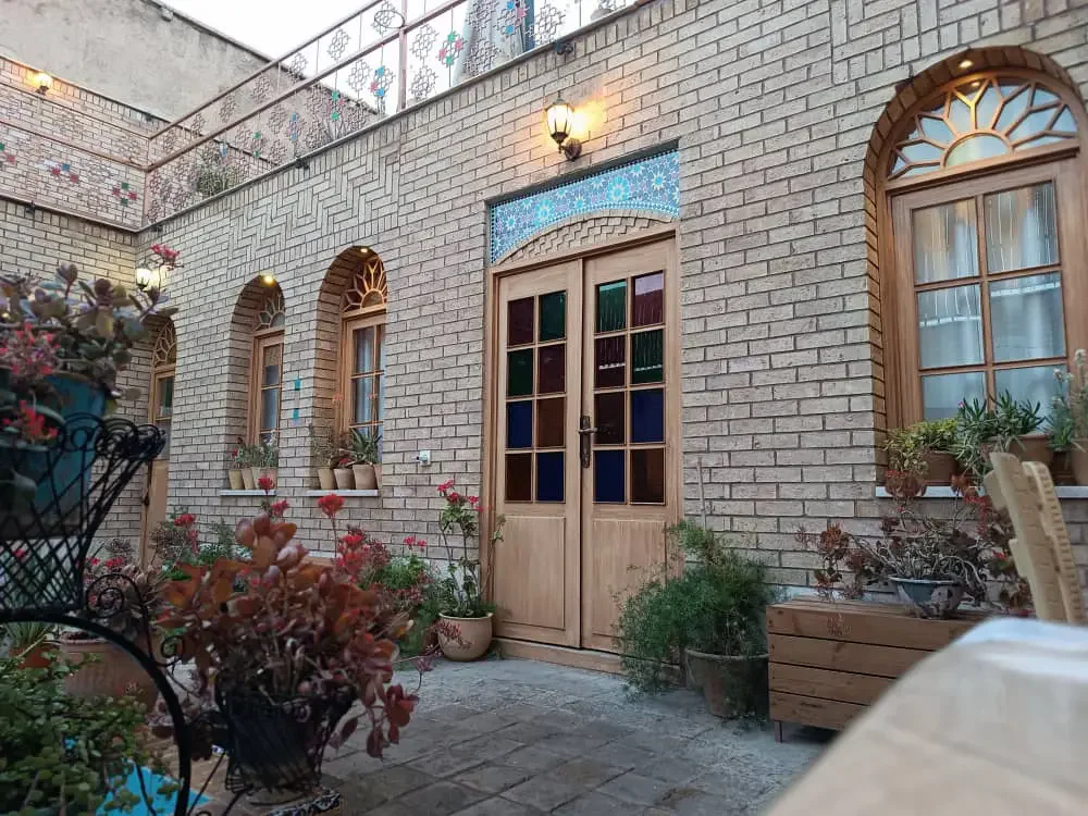 تور شیراز هتل سنتی موتاب