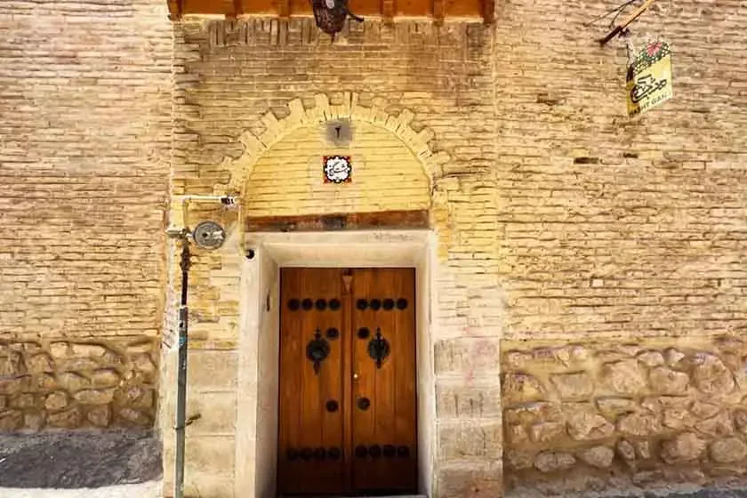 بوتیک هتل سنتی هشت گنج شیراز در خیابان زند