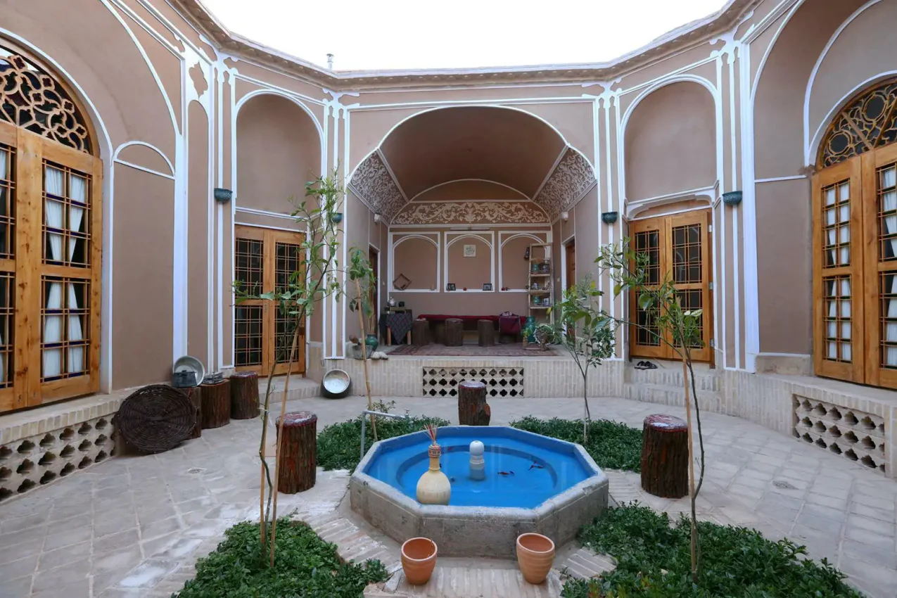 پکیج کامل تور یزد اقامتگاه سنتی نارنجستان