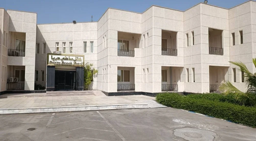 نمای بیرونی هتل ساحلی دریا چابهار دانشگاه دریانوردی